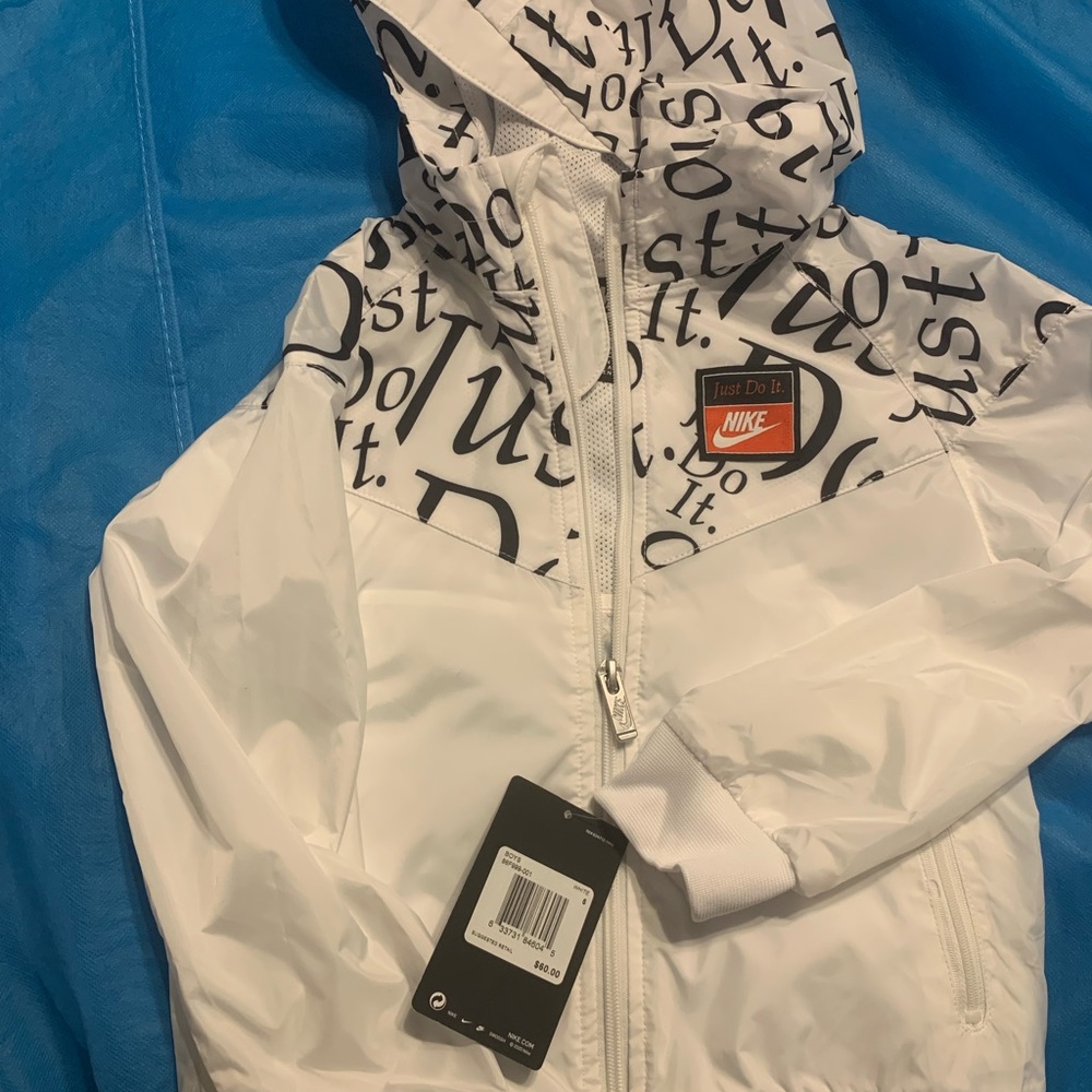 Nike boys Just Do It Windrunner (small 4-5T)